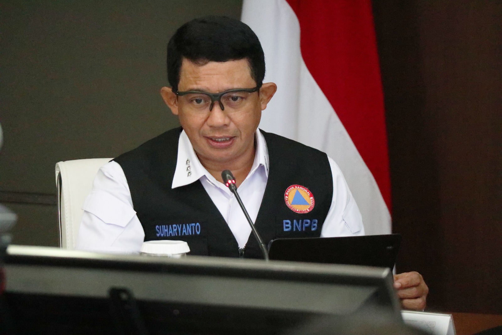 Kepala BNPB menghadiri undangan Menko PMK untuk melaksanakan Rapat Tingkat Menteri (RTM) yang membahas tentang kelanjutan bantuan kemanusiaan bagi negara Republik Vanuatu dan Myanmar di Kantor Kemenko PMK, Jakarta, Rabu (14/6).